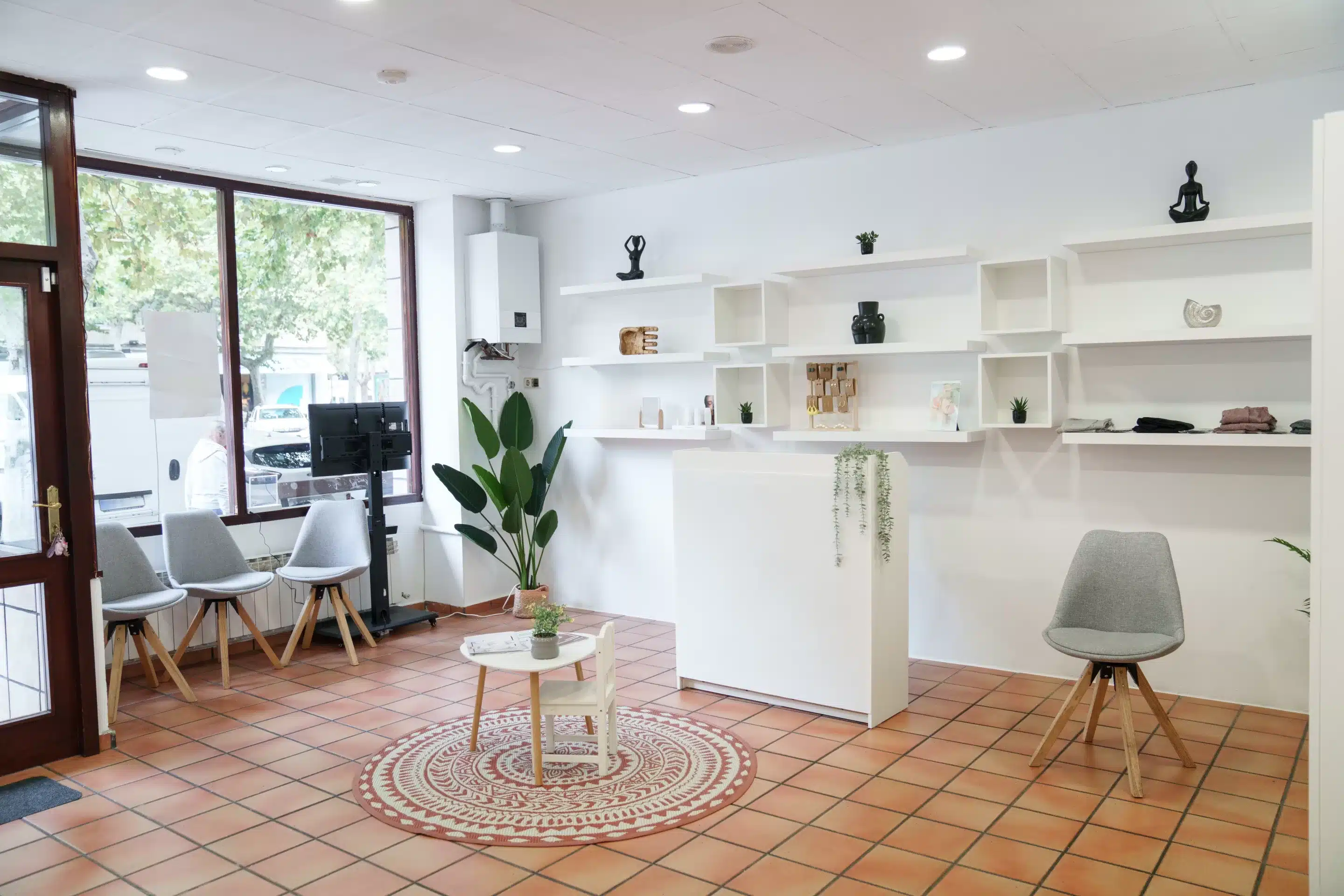 Lights and colors are vital for therapist's office