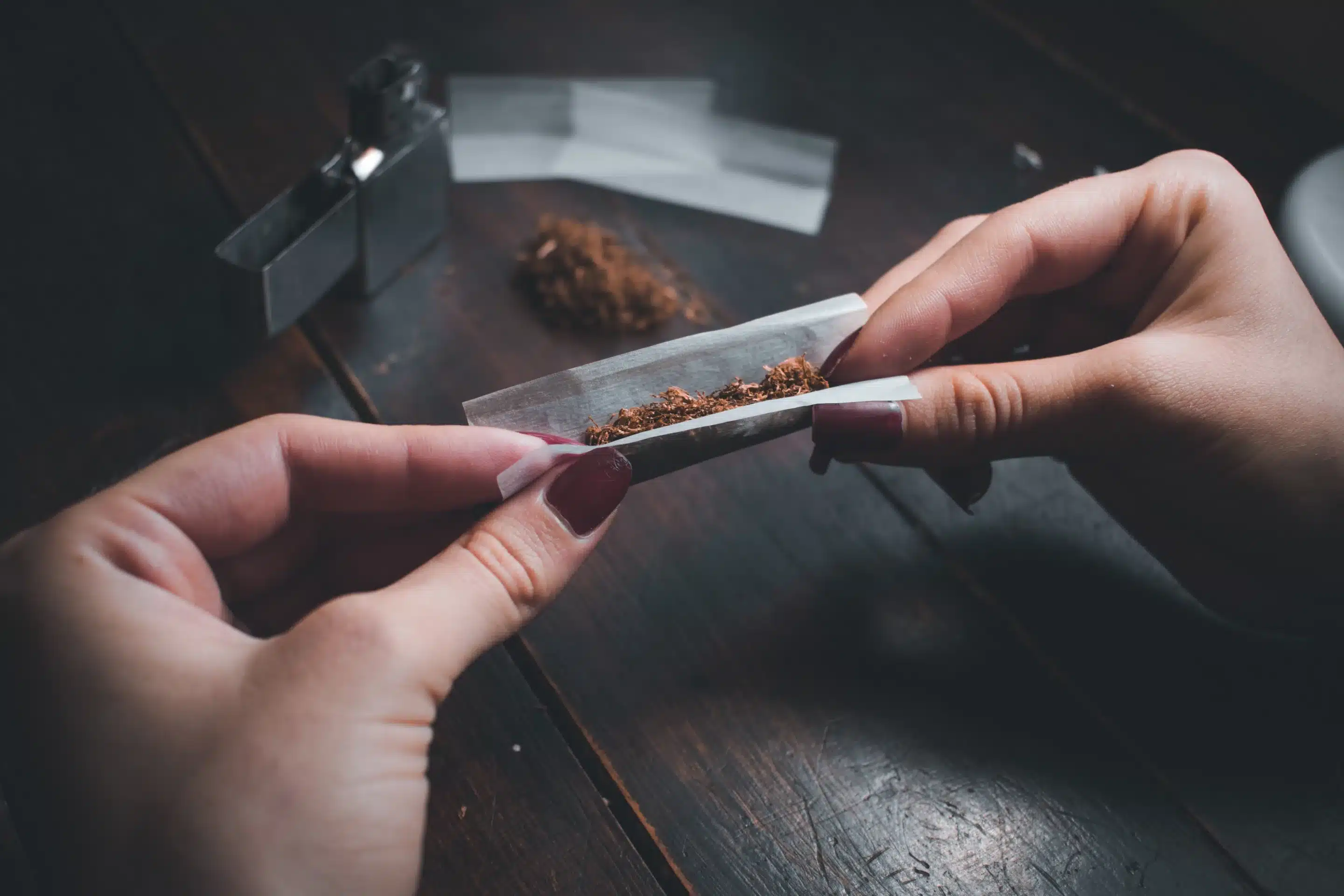 rolling a tobacco